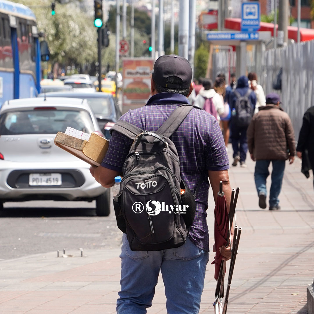 Empleo adecuado disminuye en marzo, según cifras del INEC