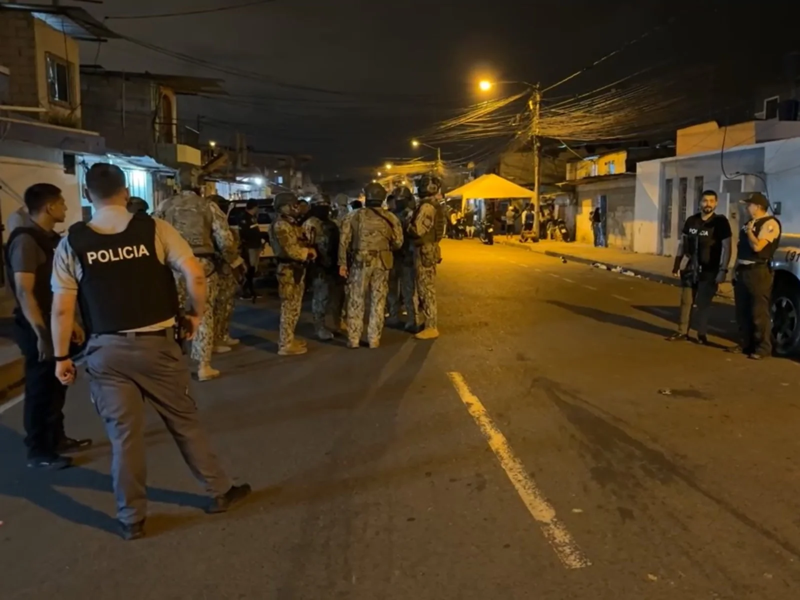 Ataque armado con vehículo policial falso deja víctimas en El Oro