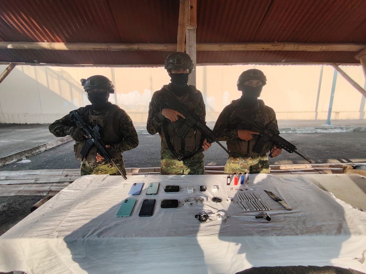 Ejército decomisó objetos prohibidos en cárcel de Manabí