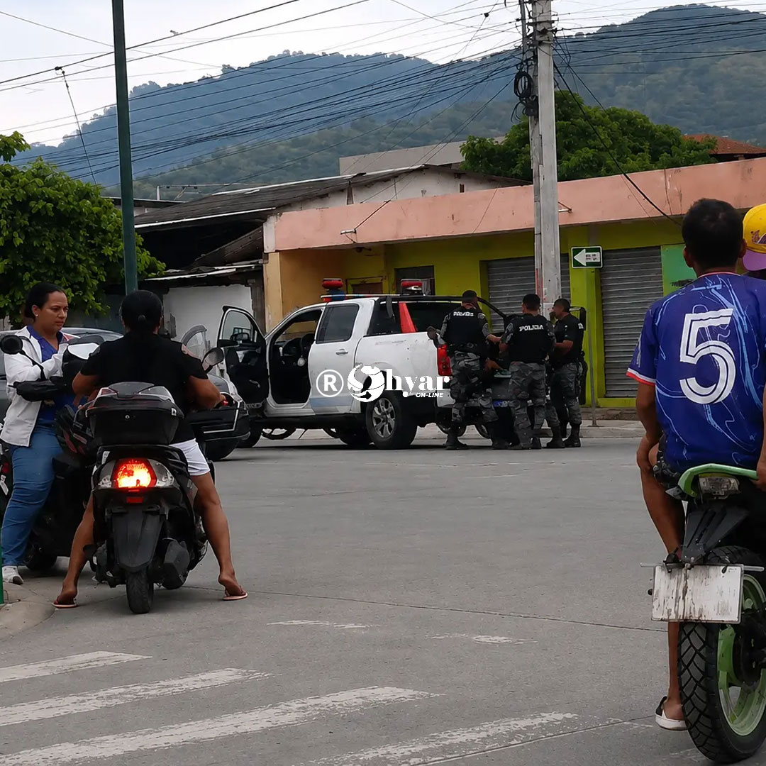 Manabí: uniformados fueron emboscados mientras viajaban en vehículo particular