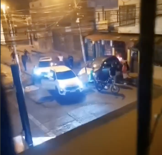 Dos hombres fallecen tras ser interceptados por delincuentes armados en calles 16 y 4 de Noviembre