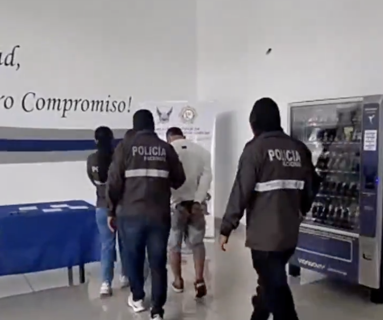 Banda vinculada a “bujiazo” y robo a personas arrestada tras delitos de diciembre de 2025