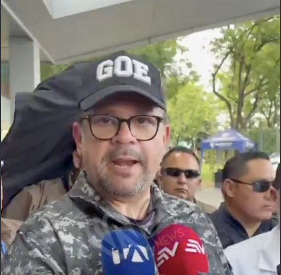 John Reimberg inspecciona hospital en Guayaquil y anuncia acciones contra presuntas mafias de medicamentos