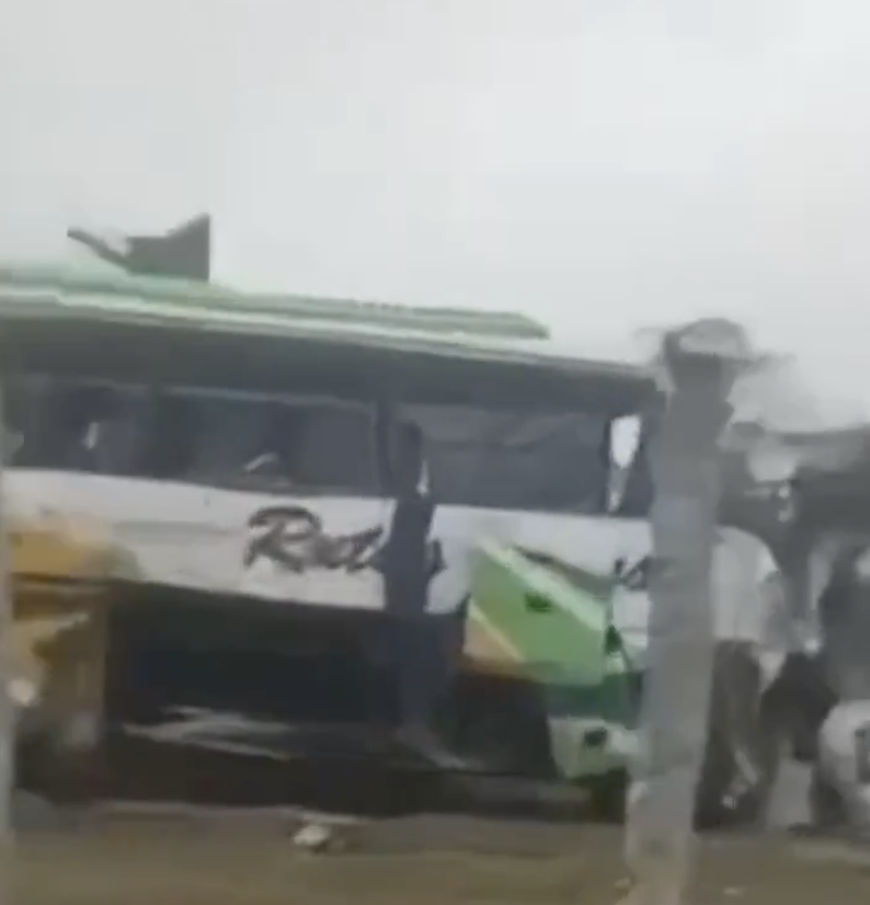 Volcamiento de bus interprovincial deja cinco fallecidos, entre ellos dos menores