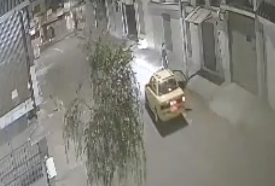 Joven fue golpeado y asaltado por un sujeto que descendió de un taxi