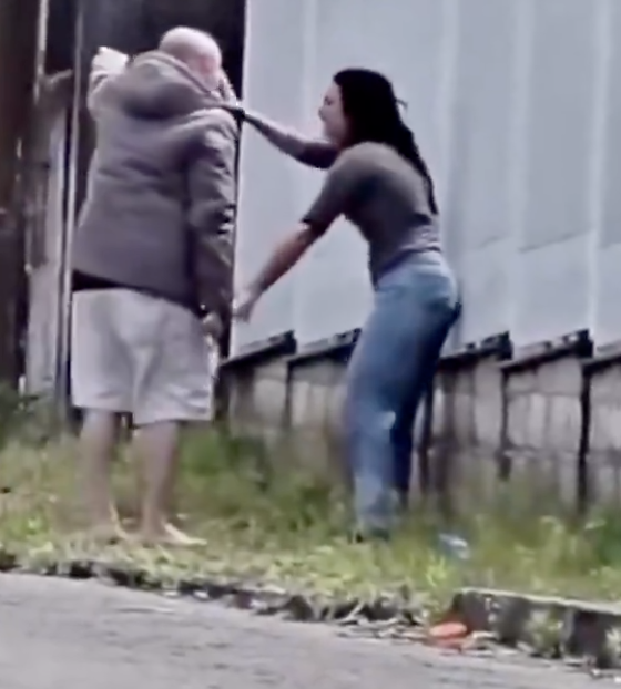 Policía disparó contra un asaltante que mantenía a una joven como rehén durante un robo en Brasil