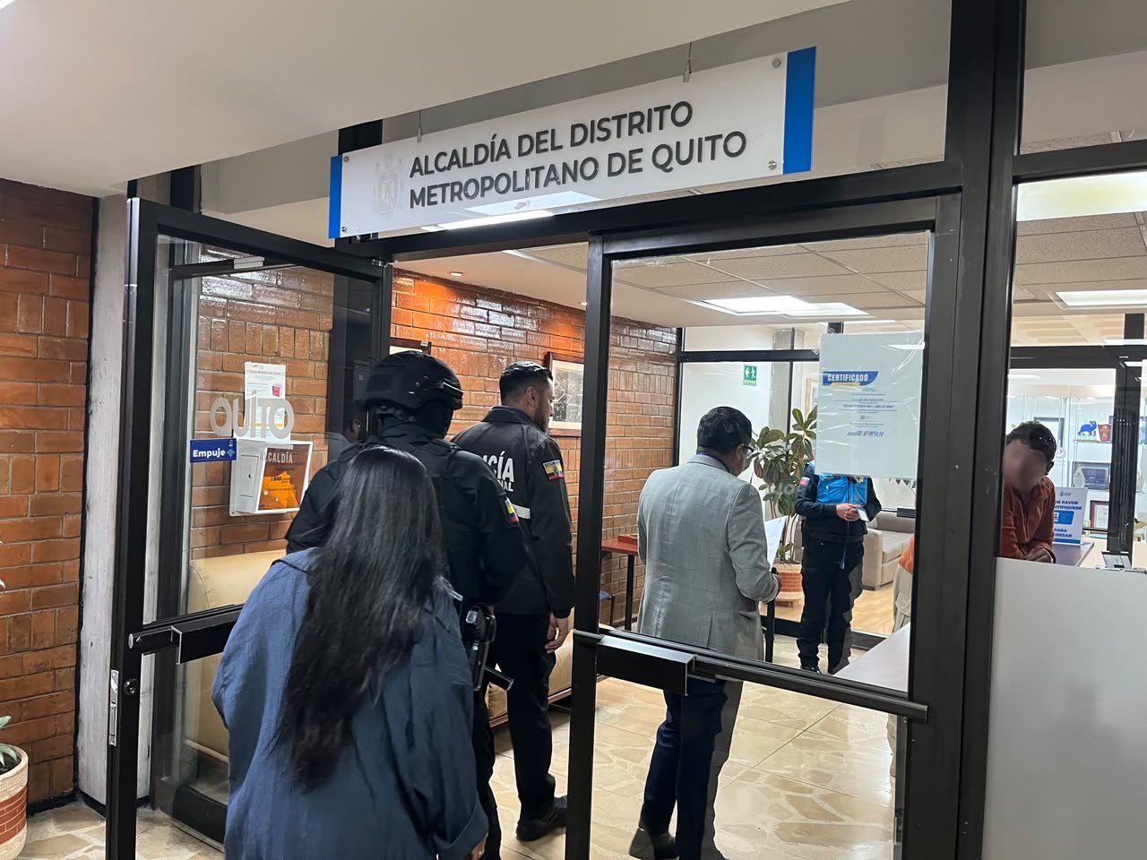 Investigan presuntas irregularidades en dos contratos de obra pública en Quito